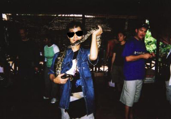 大蛇の手掴み実演がありました。