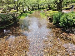 金沢城の堀の水や防火用水として使われていたそうで，11km離れた犀川から人工的に作った用水路です．