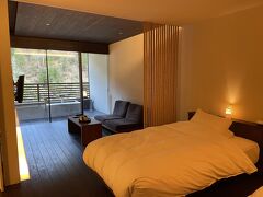 熊野本宮近くで宿泊を探していたら、ここの露天風呂付き客室に一目惚れして、大奮発して宿泊してきました！こちらは「せきれい」の部屋。広くてきれいです！