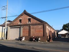 本町通りに戻ってきました

先ほどの矢野本店の敷地にある倉庫は有鄰館と名付けられ､イベントスペースなどに利用されているそうです