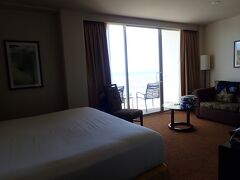 宿泊はいつものパークショアワイキキのダイヤモンドヘッドスィートです。