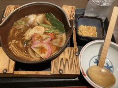 味噌煮込みうどんです。とても美味しかった！明日の活力に十分です。