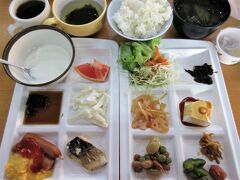 【2日目】
塩原温泉ホテルおおるり（栃木県那須塩原市塩原）

7:00　朝食バイキング　
20数種類の和洋食で、特別な料理や郷土料理はなく、家庭料理程度です。連泊でいただく食事としては十分です。