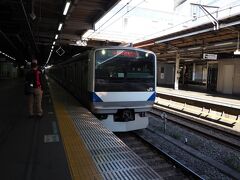10番線から出発する常磐線快速土浦行きに乗ることに決めた。
横須賀線で乗り換えなしで東京駅まで行けるんだけど、東京駅では地下5階の横須賀線ホームから地上２階の新幹線ホームまでけっこう歩くし。
混雑する東京駅、人混み大嫌いだし。