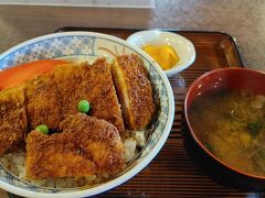 山形河北「といや」
河北カツ丼（カレー風味）

https://tabelog.com/yamagata/A0605/A060504/6004594/