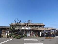 30分程の乗車して松代駅バス停下車

松代駅は既に廃駅となっていて、現在はバスの待合所として残されているようです