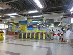 MRTシティ・ホール駅の改札口
