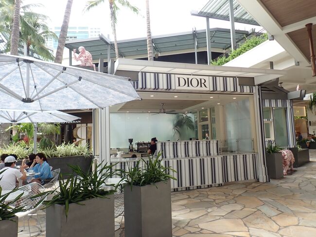 今回の私のお目当ては期間限定と言われていたディオールカフェ。2022年9月にも再開されてましたよー