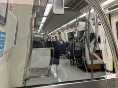 このMRTができて空港までの時間が読め便利になりました。車内も快適です。