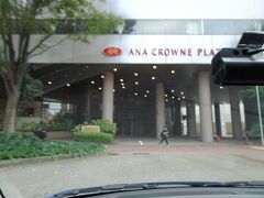 お～これが立派なANAクラウンプラザホテル金沢ですか！でかい。こちらを通り過ぎて、駐車場へ。