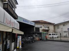 そしてやっと到着した向島フェリー乗り場！

地元の高校生たちと一緒に自転車ごと乗り込み、尾道へ渡ります。
運賃は100円。

もう全身ずぶ濡れ！リュックの中身もびしょびしょww