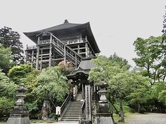 これが笠森寺です。
創建は784年に最澄によって開基されました。
観音堂は安土桃山時代の1597年に建立されたようです。
なかなか見応えなある作りですね。
松尾芭蕉も訪れて、このお寺の句を読んでいるようですよ。