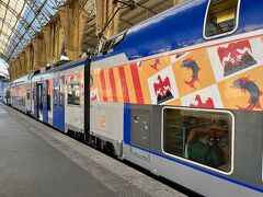 フランスのSNCF TER 86025、10:05 Nice Ville発でイタリアを目指します。
国境を越えたイタリア側の駅、Vintimilleまでは、各駅停車で56分の旅。
切符は前もってネットで購入、スマホに表示したQRコードを改札にかざせば入れます。
ニース～ヴァンテミリアは、大人一名8.20ユーロ。