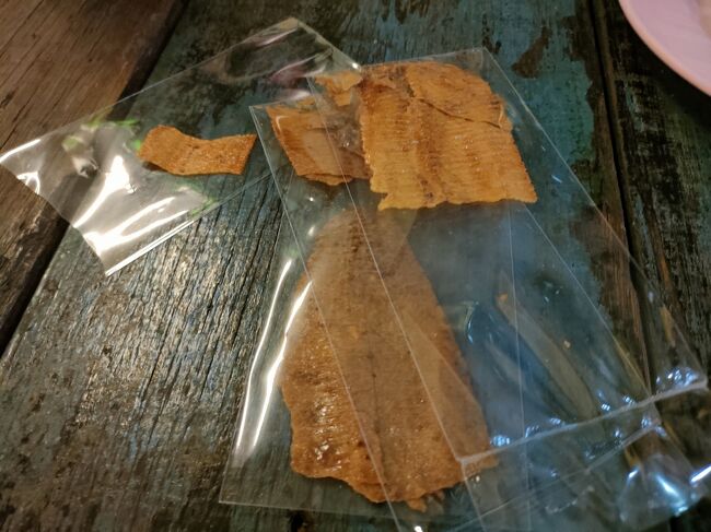 あと辛いスルメの差し入れもいただいて飲みがススムわ～