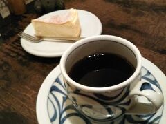 円山動物園に行ったのでその帰りに寄った　森彦。老舗のコーヒー屋さんです。若干コーヒーカップがうちのどんぶりにそっくりで　うどんを想像しまくる私がいました。　