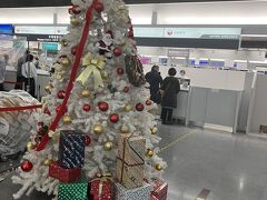 いつものセントレアから。
クリスマス前なのでクリスマス仕様になっていました。