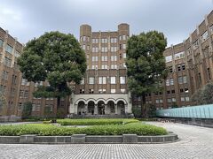 反対側には旧公衆衛生院だった港区郷土歴史館。