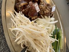 ながぬま温泉ジンギスカンセンターでお昼ご飯
昨日羊肉食べまくったのにまたジンギスカンw
美味しいからなんぼでも食べられちゃう