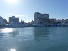 翌日は座間味に向けて出発
台風が近づいていて天候が心配なんですね