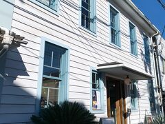 トロッコ嵯峨駅に戻り、楽しかったね、綺麗だったね～と歩いていたら急に空腹。

駅から5分ほど歩いて、ふと目にはいった「tea room KiKi京都嵐山」さんにお邪魔しました。

紅茶とスコーンが有名なお店とはつゆ知らず、ランチの看板のカレー写真に魅かれ、すーんと来店。