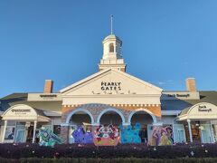 もの凄く久しぶりのアウトレット。
全然安くないから普段はスルーなんだけど、連れの通勤靴を見に来た。
でも好きなメーカーの靴はなかったので何も買わず。

「佐野プレミアム アウトレット」

この後はイオンで買い物してから帰路へ。（復路は下道、お尻が痛い）