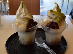 西の京みやげ処きとらでひと休み。あたたかい通り越して暑いです。