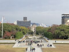 平和公園。

資料館をでたあとでは、そこは、平和を感じる公園であることは間違いなく、

さっき見てきたものを考えながら、歩きました。