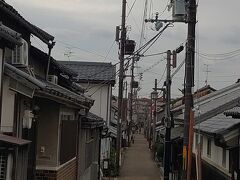 八木西口駅で降りて5分位で今井町、以前アド街ック天国でコメンテーターの人が勧めていたを見てから行きたいと思っていた、春に行った吉野の帰りは時間がなかったので今回新たに行く事になった、全国支援のおかげ。
近鉄は電車の本数が少ないので計画的に。　