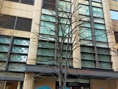 目の前は、ペニンシュラホテル。
いい眺めです。