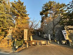 松坂城
お城は「坂」でほかは「阪」を使うみたいですね、読みは「まつさか」