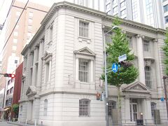 ＜旧 露亜銀行横浜支店＞
竣工：1921（大正10）年
設計：Berbnard Michael Word

関東大震災も大戦も生き抜いた貴重な建物

フランス資本とロシア資本のロシアの国際銀行、旧露亜銀行の横浜支店