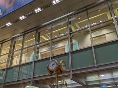 名古屋在住の友人と「金の時計」で待ち合わせ。
名古屋駅には「金の時計」と「銀の時計」があることをこの時初めて知りました(;'∀')
