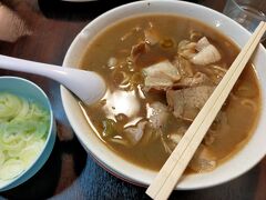 シメのラーメン。