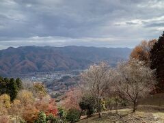 ロープウェイに乗って山頂へ来ました。