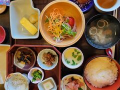 朝食は和食
豪華でしたが完食！