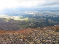 高岳山頂からカルデラの展望。