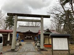 その隣、秋田神社。城主佐竹氏の氏神様。