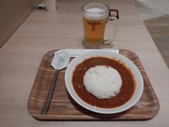 出発まで２時間ほどあり、朝も早かったので、１０時過ぎですが、昼食をいただくことに。レンタカーを運転することも無くなったので、ビールも。