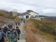 11:33　山上駅からハイキング開始