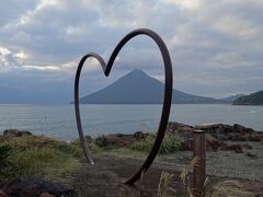 【長崎鼻】

薩摩半島の最南端。
灯台の手前にハートマークがあり、開聞岳と共に撮影。
晴天時の夕方だと綺麗だと思います。


