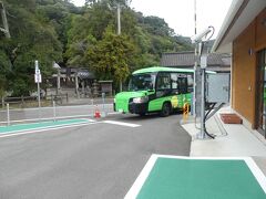 甲浦駅に入ってきました。
この後、モードチェンジをして鉄路で進みます。