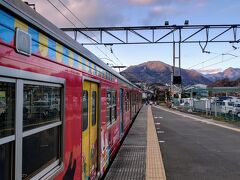 大月駅で富士急行線に乗り換えます(^^)

富士急グループの富士山麓電気鉄道が運営…