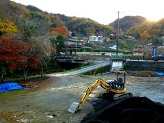 さあ、「竹林の小径」へ行ってみましょう。
河原には、今日はお休みなのか
心なしかのんびりしている子が。