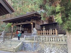 宿場の京都側入り口付近までやって来ました。
鎮神社という神社があります。
宿場の鎮守様ですかね？