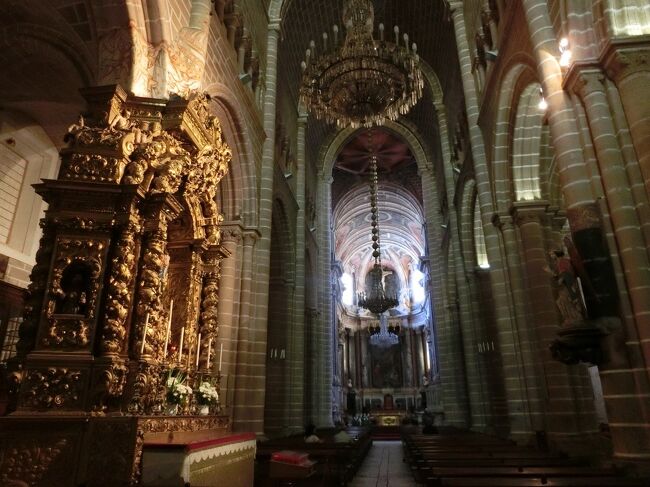 カテドラル。1584年頃、天正遣欧少年使節団の伊藤マンショが弾いたパイプオルガンがある事で有名です。