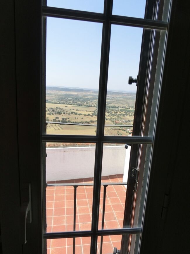 ホテルの部屋の窓からの眺め