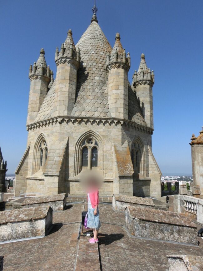 カテドラルの屋上なので、塔と記念撮影