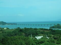 食事後に向かうのは【絶景３】古宇利大橋を渡って古宇利島に向かいます