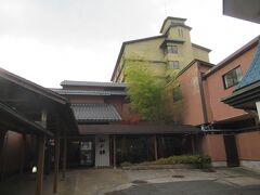 14:30【玉造温泉 旅亭山の井】
到着。チェックインより少し早くついてしまったので、
車だけ置かしてもらって周辺を散策