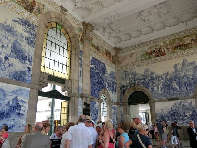 サンベント駅のアズレージョ。